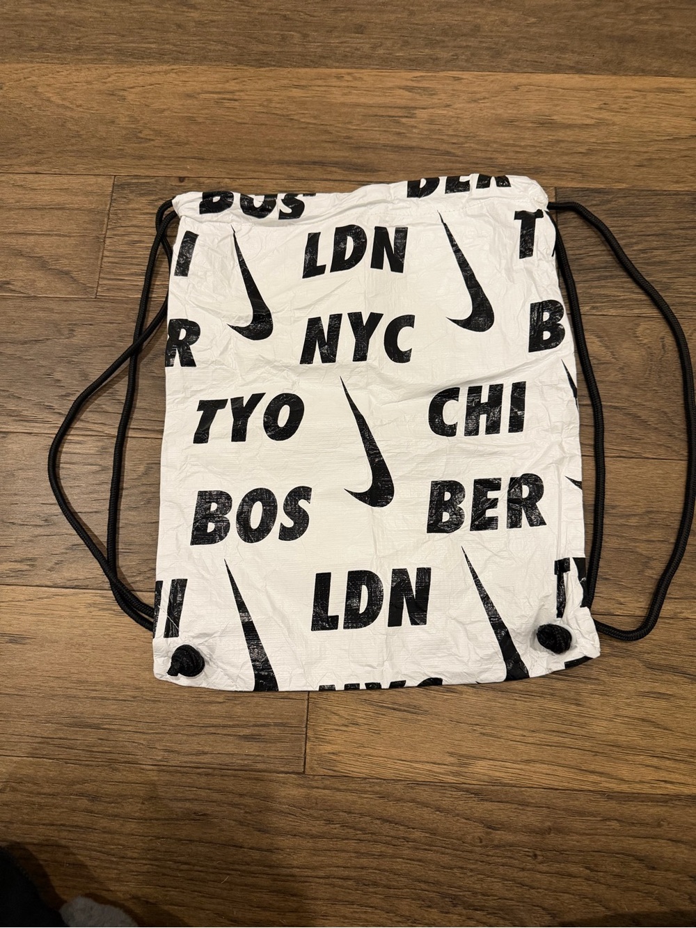 Nike White & Black City Print Drawstring Bag